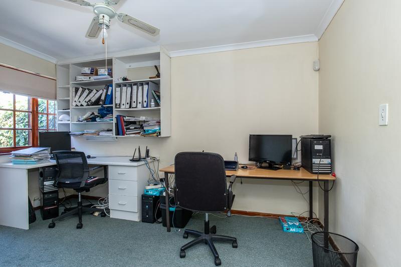 5 Bedroom Property for Sale in Constantia Western Cape